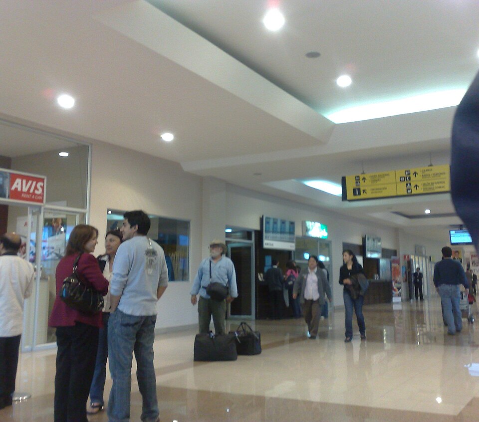Mariscal Lamar Airport