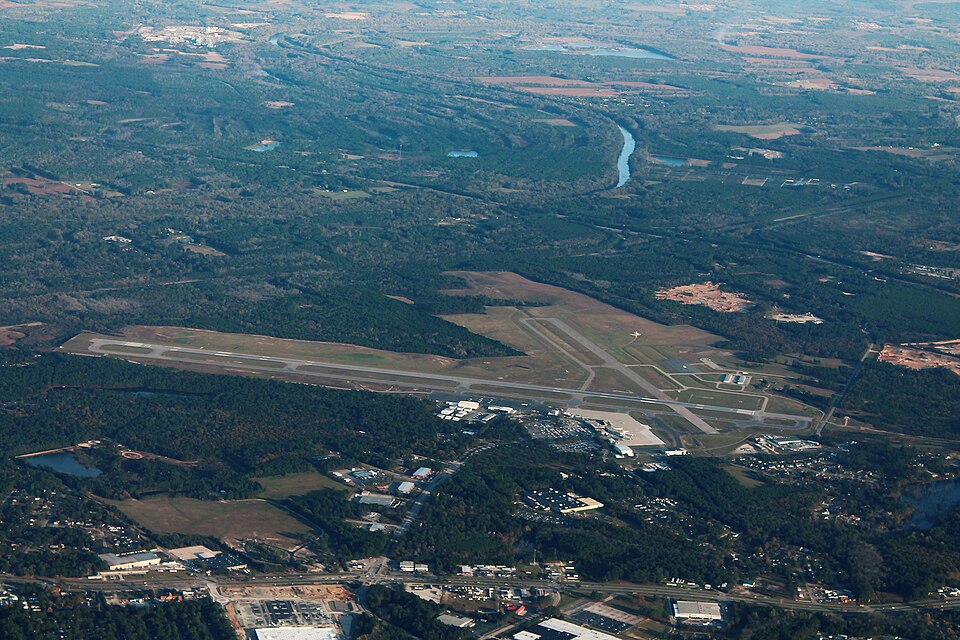 Fayetteville Regional Airport - Grannis Field