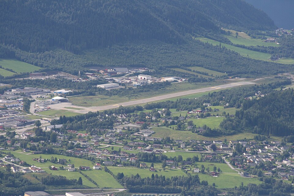 Ørsta-Volda Airport, Hovden