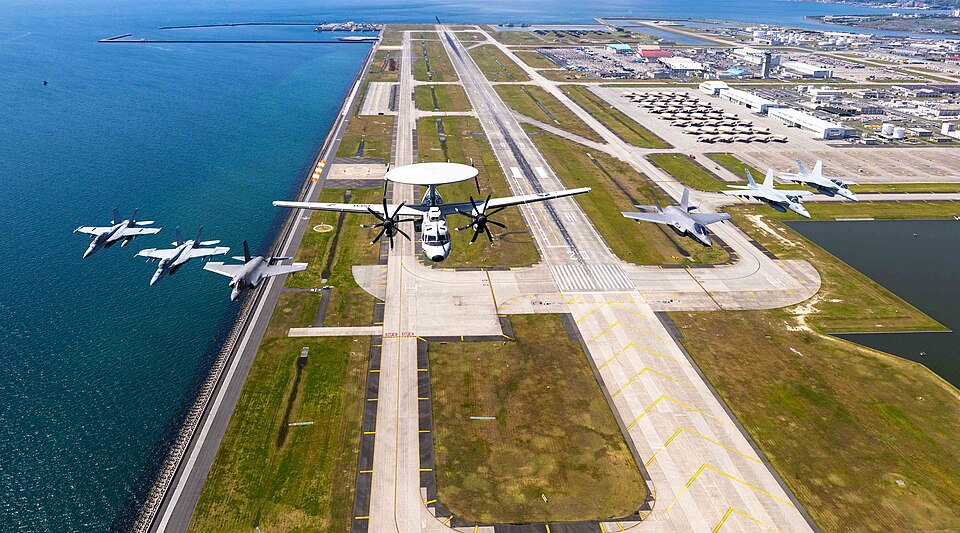 Iwakuni Kintaikyo Airport