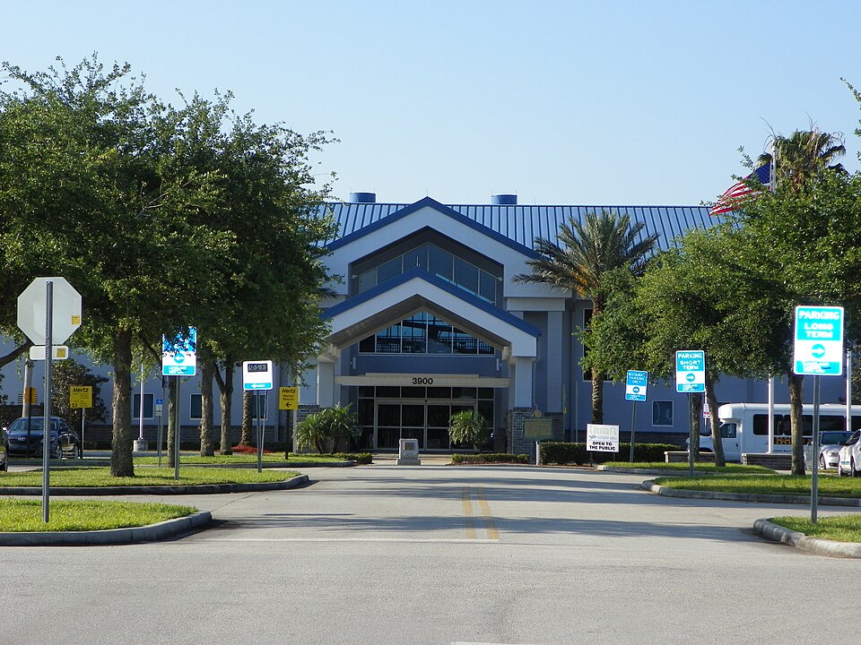 Lakeland Linder International Airport