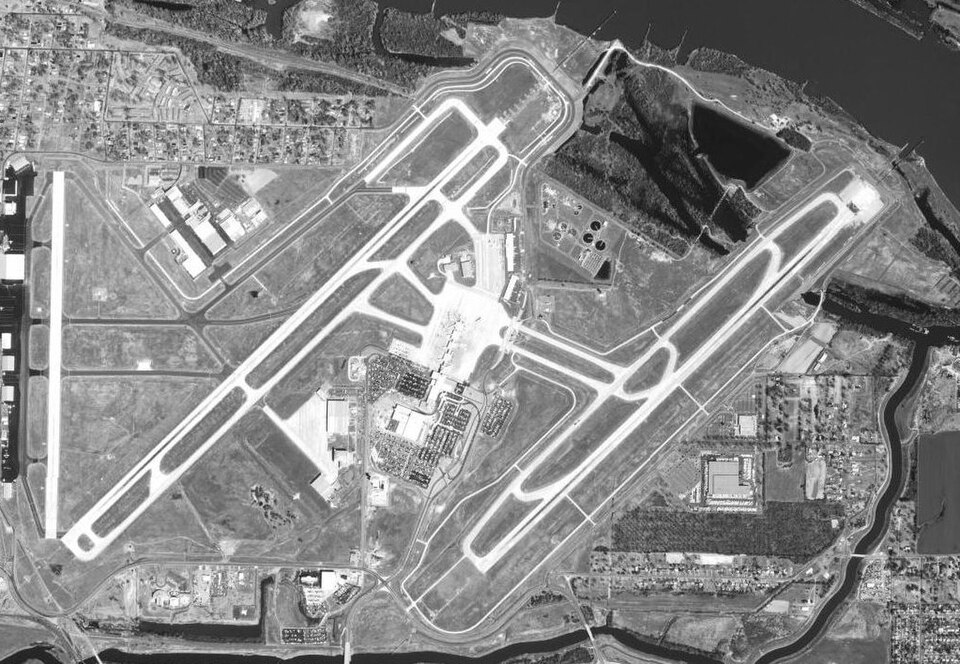 Bill & Hillary Clinton National Airport/Adams Field