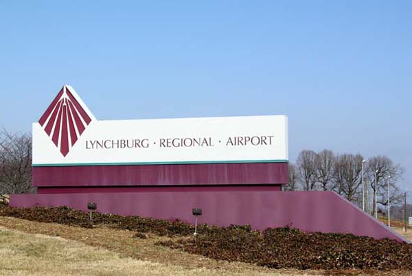 Lynchburg Regional Airport - Preston Glenn Field