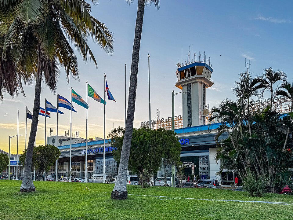 El Salvador International Airport Saint Óscar Arnulfo Romero y Galdámez