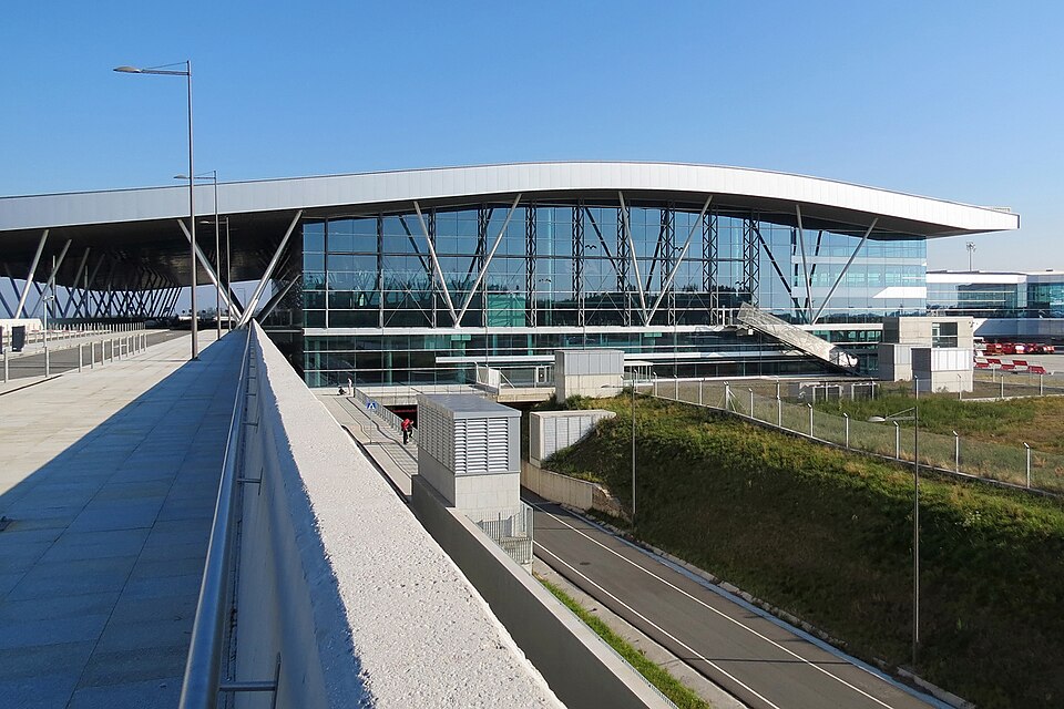 Santiago-Rosalía de Castro Airport