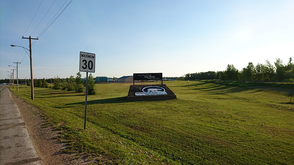 Hay River / Merlyn Carter Airport