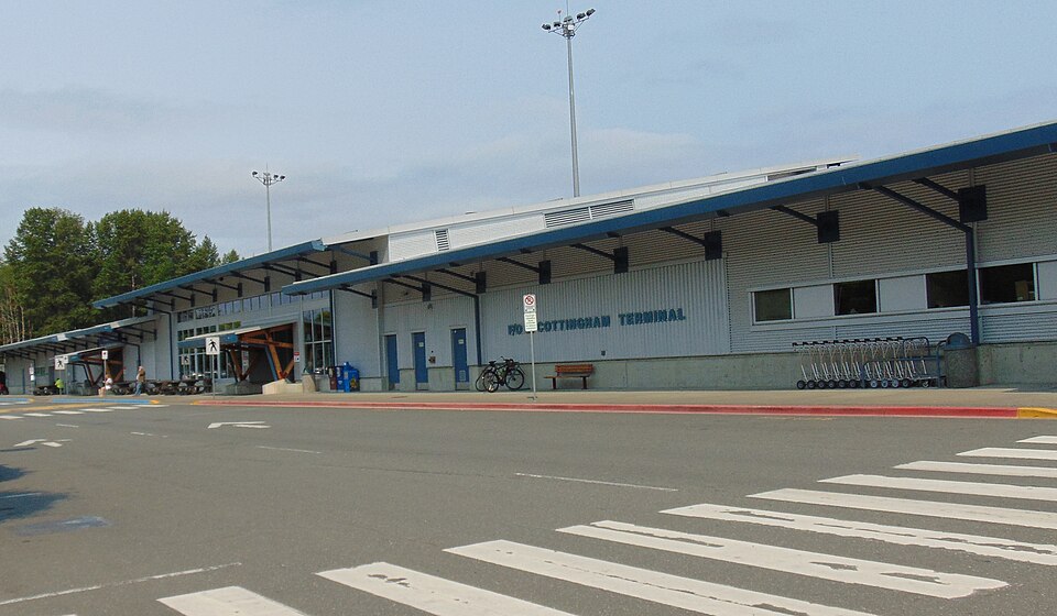 Comox Valley International Airport / CFB Comox